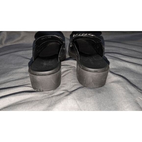 NWOB Chinese Laundry Paris Black W/Silver Chain Mule Size: 5 - Picture 3 of 6